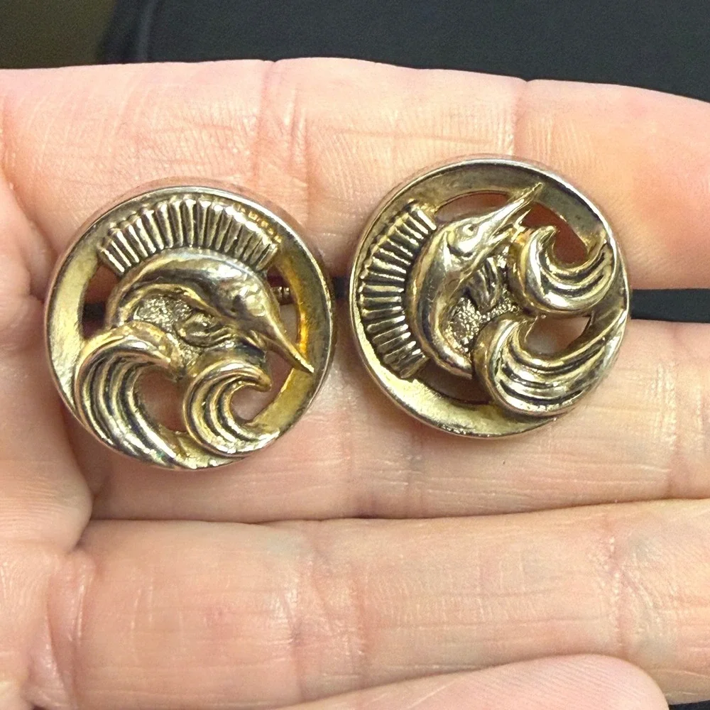 Vintage Gold Tone‎ Marlin Swordfish Nautical Waves Round Cufflinks Mens Jewelry